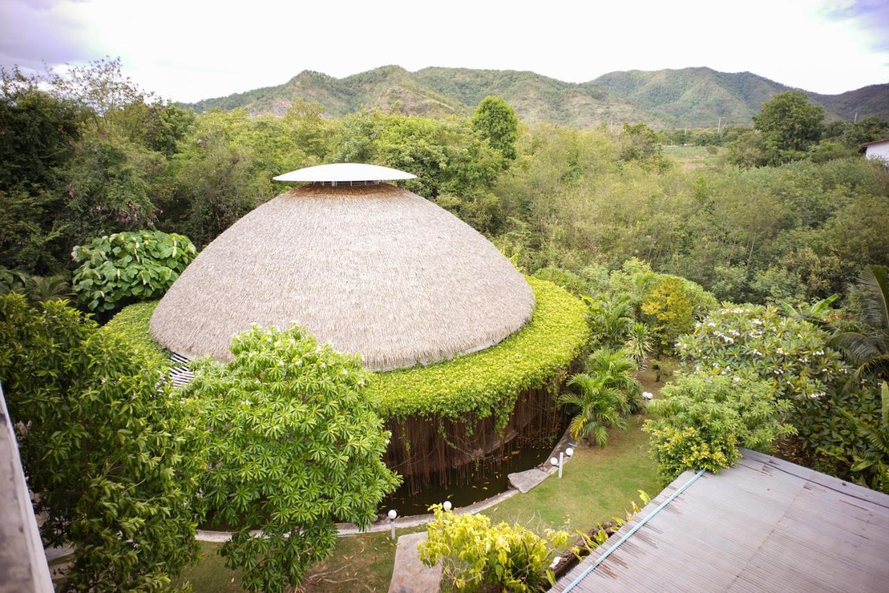 Mittapan Hotel Kanchanaburi Zewnętrze zdjęcie